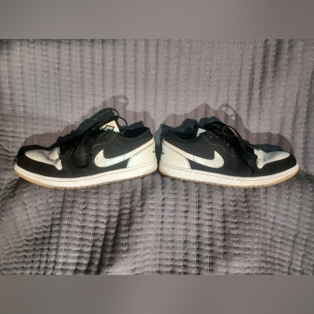 Nike Air Jordan's  Size 10 Color black/white